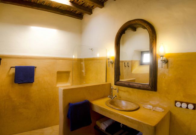 House in Macher - Casa de Los Olivos House in Macher - Casa de Los Olivos
