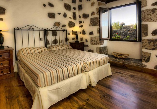 House in Macher - Casa de Los Olivos House in Macher - Casa de Los Olivos