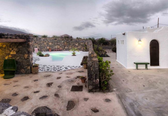 House in Macher - Casa de Los Olivos House in Macher - Casa de Los Olivos