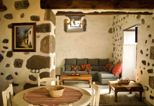 House in Macher - Casa de Los Olivos House in Macher - Casa de Los Olivos
