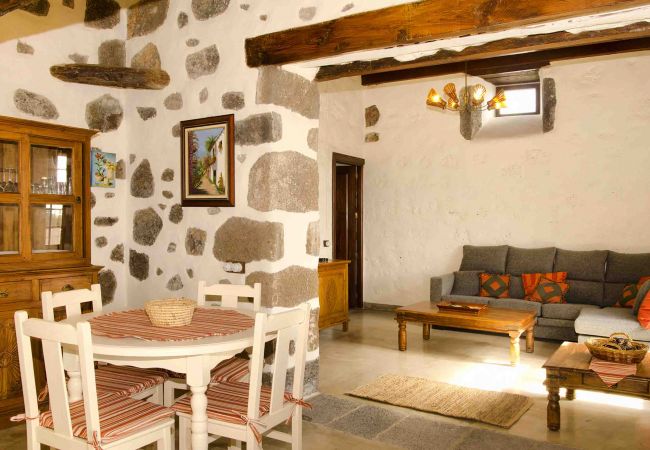House in Macher - Casa de Los Olivos House in Macher - Casa de Los Olivos