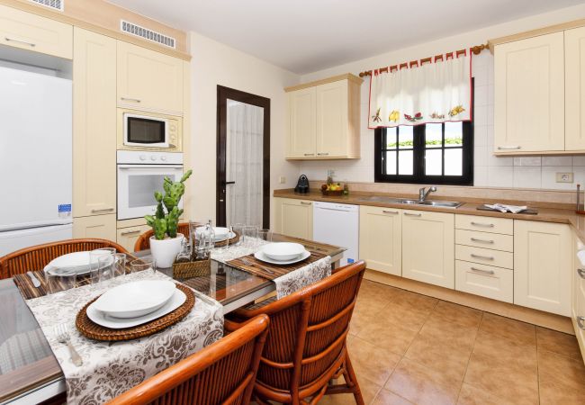 House in Arrecife - Pamipa, relax y confort en Playa La Concha House in Arrecife - Pamipa, relax y confort en Playa La Concha